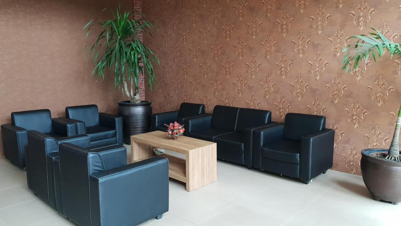 Tulip Inn Tomohon Exterior foto