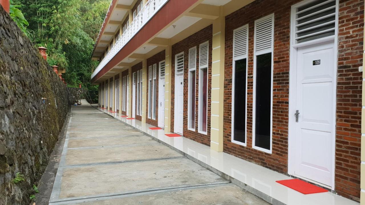 Tulip Inn Tomohon Exterior foto