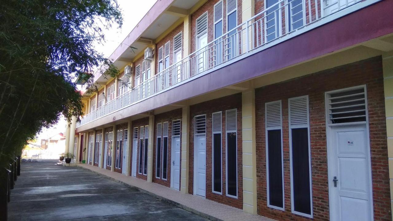Tulip Inn Tomohon Exterior foto
