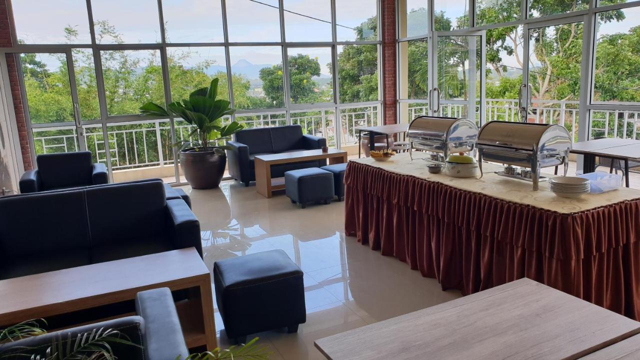 Tulip Inn Tomohon Exterior foto